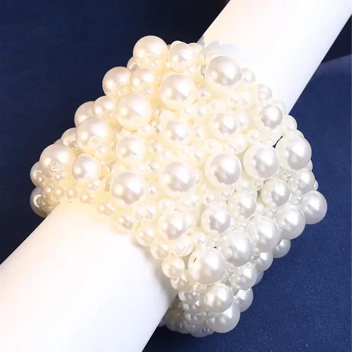 Bracelet en perles simulées à la mode pour femmes avec motifs géométriques et fermoir de sécurité invisible pour tous les styles et occasions spéciales