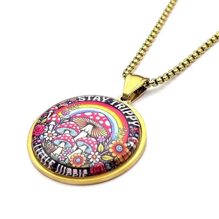 Collier Stay Trippy Little Hippie en acier inoxydable et verre pour femmes et hommes style punk gothique sorcellerie champignons magiques fleurs bijoux à chaîne occaions spéciales