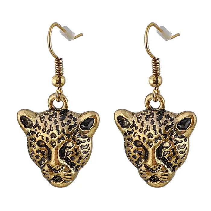 Boucles d'oreilles léopard mignonnes avec pendentif en or antique, accessoire tendance et élégant pour femmes, bijoux de mode européens, idéal pour les occasions spéciales et les cadeaux