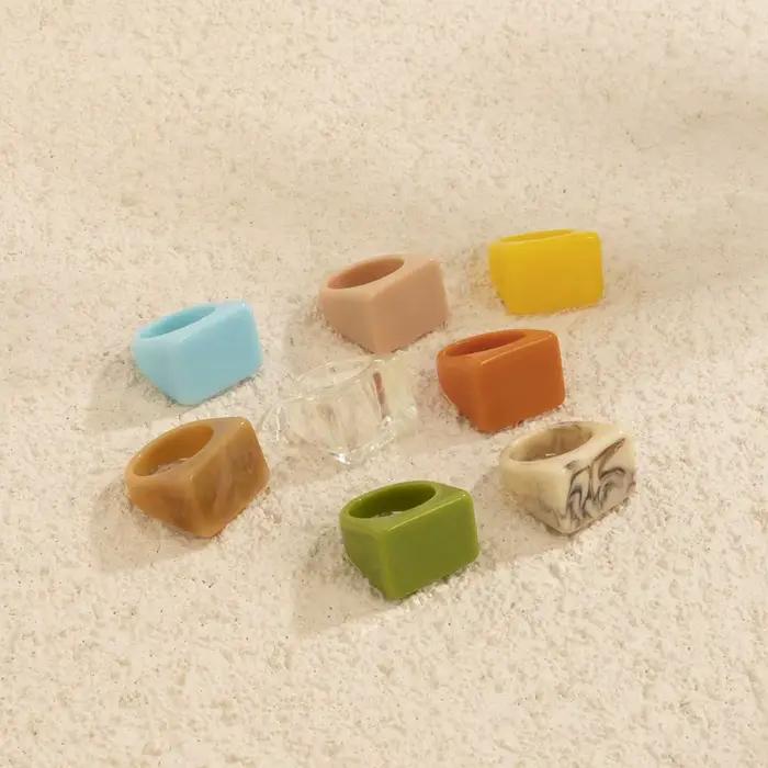 Bague carrée géométrique en acrylique coloré pour femme, matiques carillon, multicolore, simplicité, tempérament, exquis, nouvelle mode