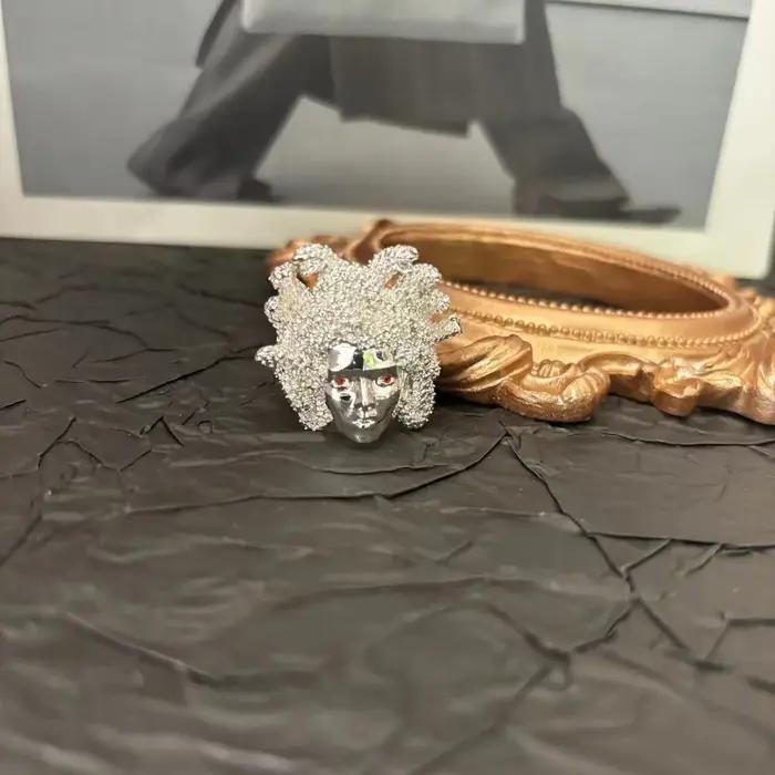 Nouvelle bague ajustable Medusa 2026