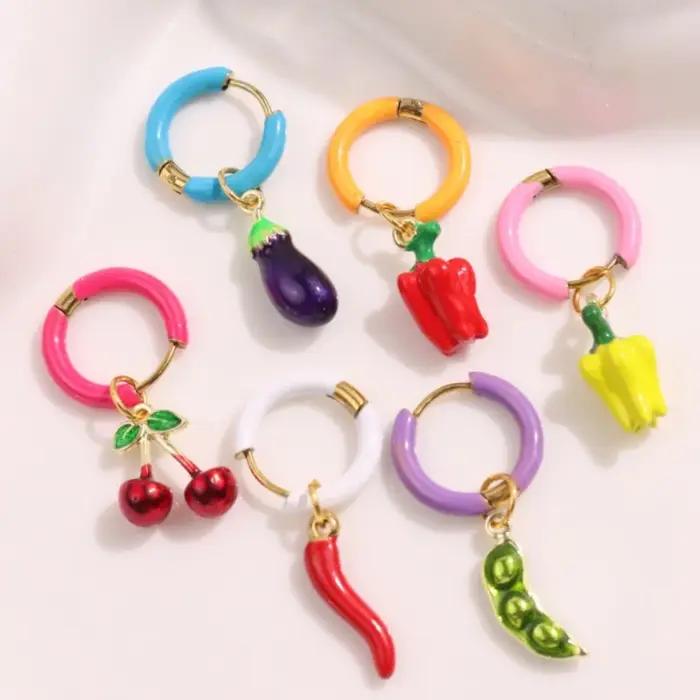 Boucles d'oreilles en émail en forme de piment