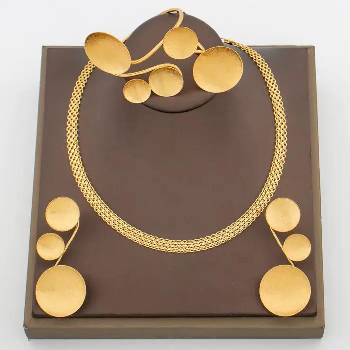 Ensemble de bijoux YM plaqué or pour femmes avec collier, boucles d'oreilles, bracelet et bague pour occasions spéciales et cérémonies de mariage