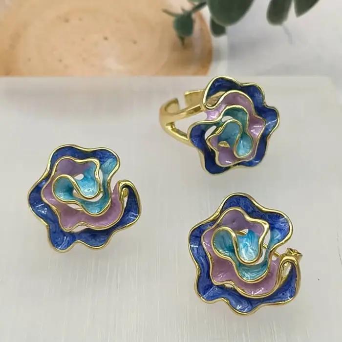 Ensemble de bijoux vintage en émail avec boucles d'oreilles et bague à motif floral
