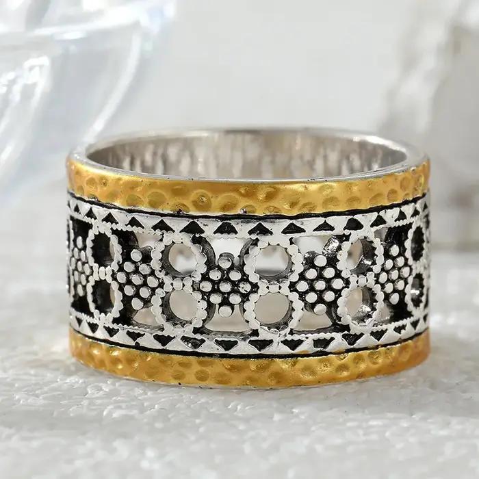 Bague de cocktail en métal bicolore géométrique pour femme, bijou de fête et cadeau d'anniversaire élégant pour usage quotidien