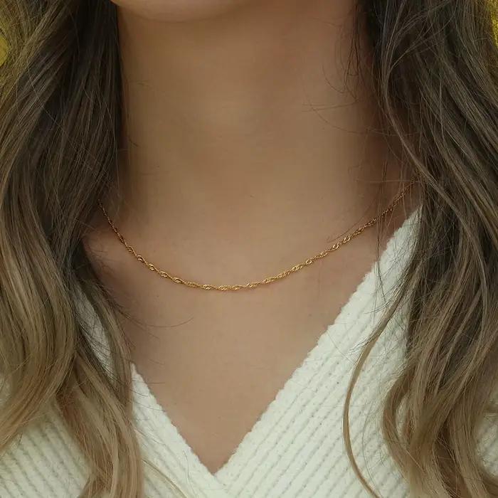 Collier chaîne fine en acier inoxydable plaqué or pour femmes