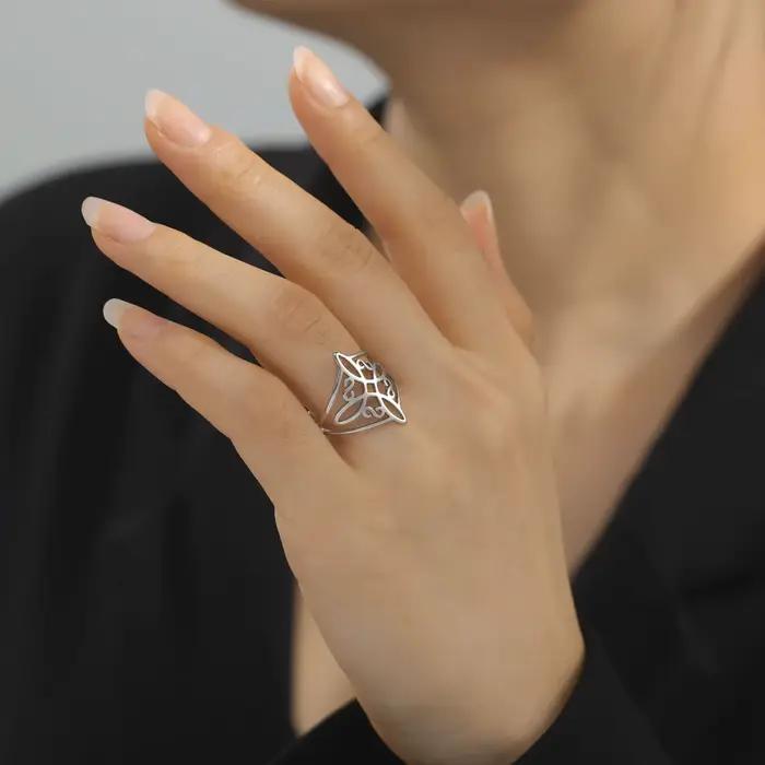 Bague à nœud celtique pour femmes