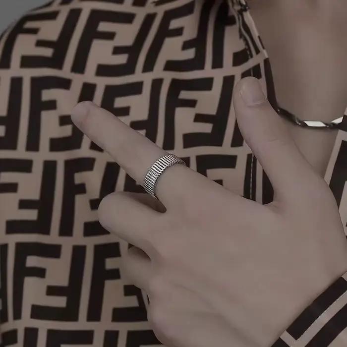 Bague à ligne géométrique pour hommes
