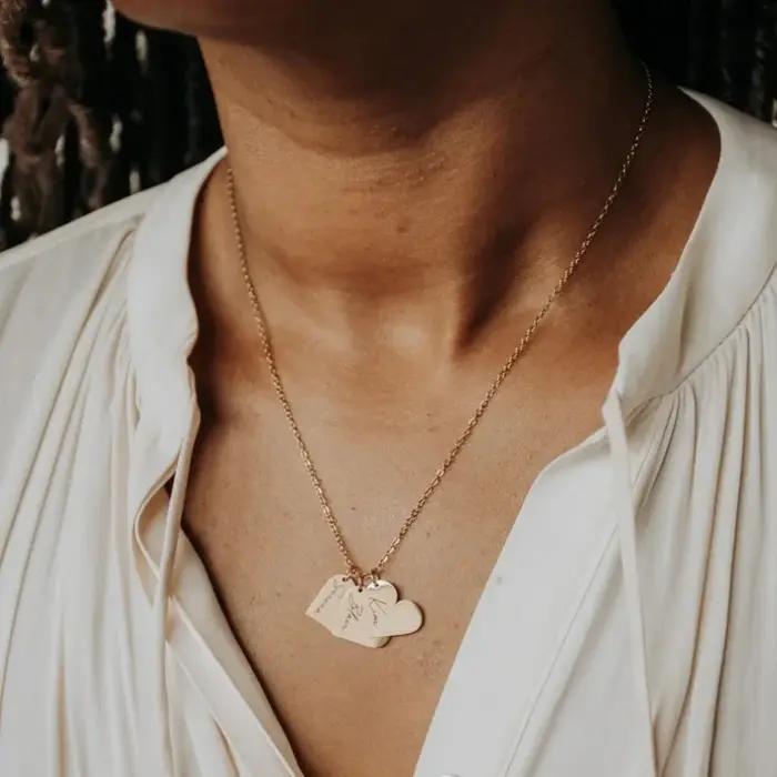 Collier pendentif avec nom gravé pour femmes et filles