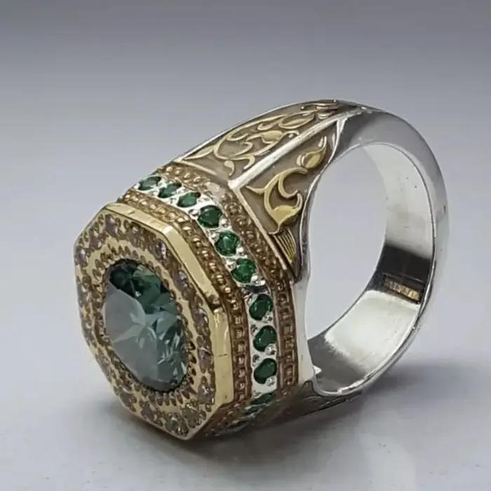 Bague audacieuse rétro à deux tons en alliage avec zirconium pour hommes style urbain et classique moderne polyvalent
