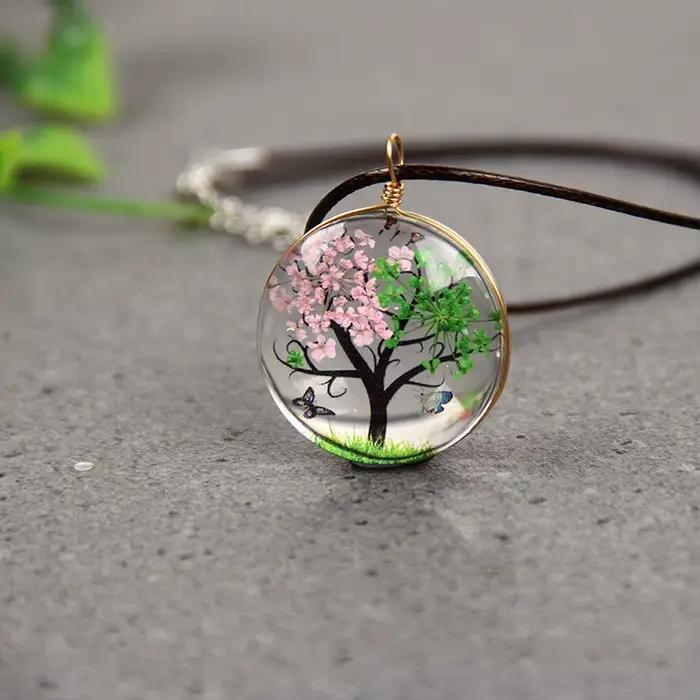 Collier pendentif arbre de vie en cristal