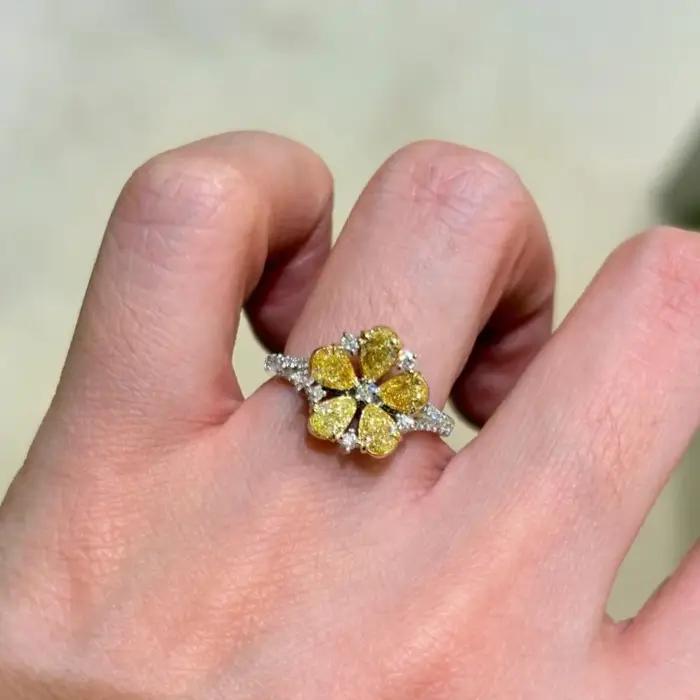 Bagues classiques incrustées de fleurs de pierres précieuses jaunes pour femmes