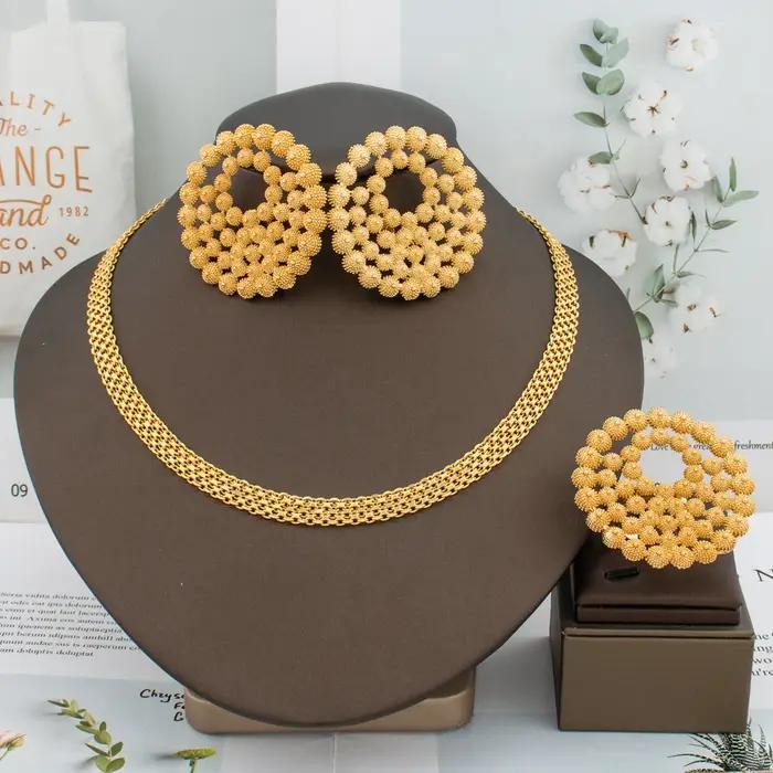 Grandes boucles d'oreilles de luxe faites à la main
