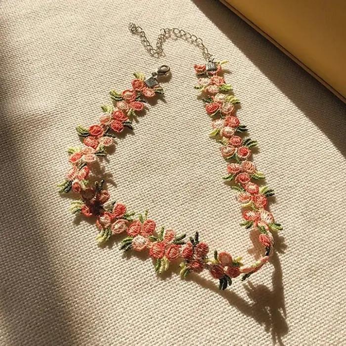 Collier en dentelle à fleurs douces pour femmes et filles style romantique bijoux tendance cadeau occassions spéciales