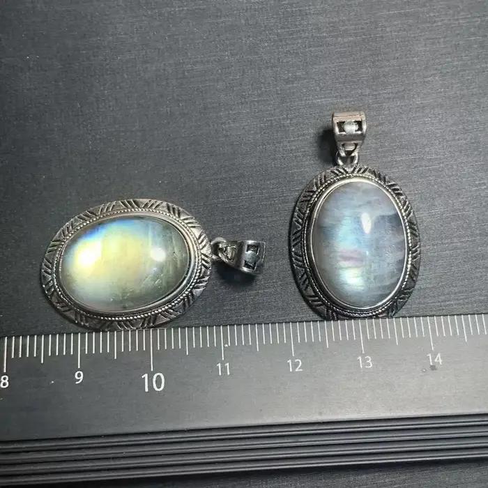 Collier pendentif ovale en pierre de lune naturelle 40 mm