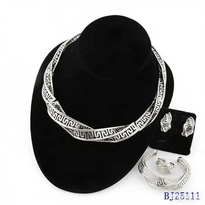 Ensemble de bijoux africains de haute qualité