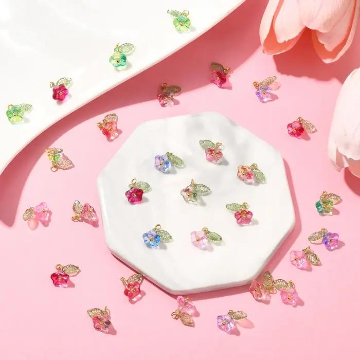Pendentifs en verre avec résultats en laiton doré