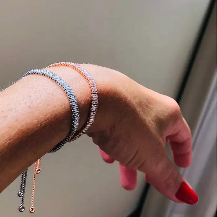 Bracelet de tennis en zircon or rose style moderne pour femmes occasions spéciales bijou unique originalité elegance