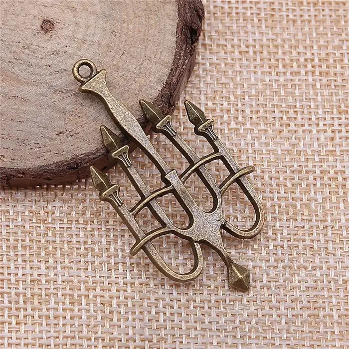 WYSIWYG 2 pièces 50x27mm 2 couleurs rétro médiéval chandelier pendentif à breloques pour bijoux à bricoler soi-même