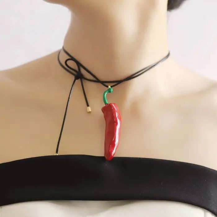 Collier pendentif Chili rouge en émail pour femmes