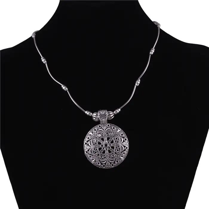 Bijoux tibétains Vintage argent plaqué bohème creux sculpté pendentifs ronds colliers chaîne