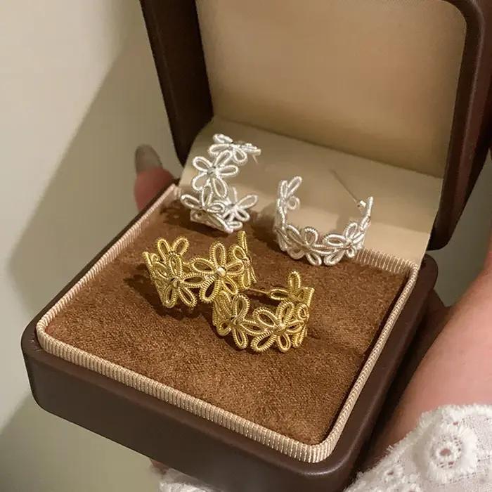 Boucles d'oreilles créoles en dentelle pour femmes