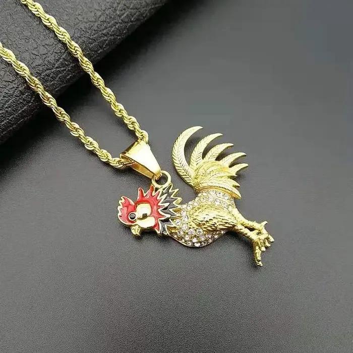 Collier en acier au titane avec biscuits plaqués or