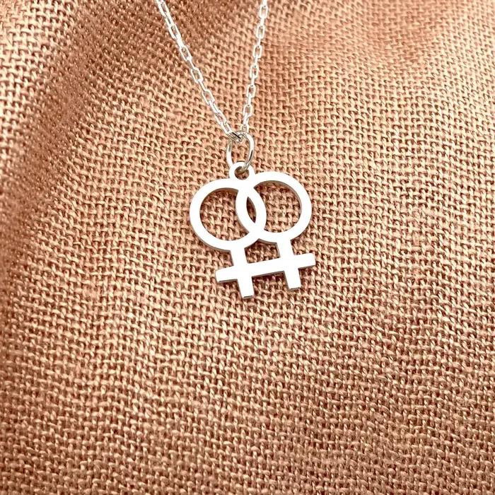 Collier en acier inoxydable double symbole de Vénus pour femmes et filles bijoux de fierté lesbienne ras du cou bijoux engagement polyvalent