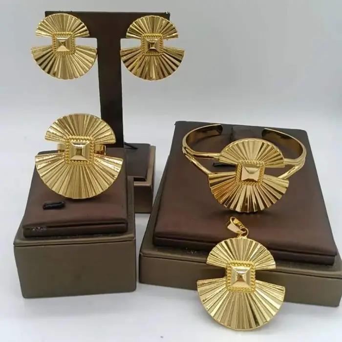 Ensemble de bijoux vintage en or 18 carats pour femmes