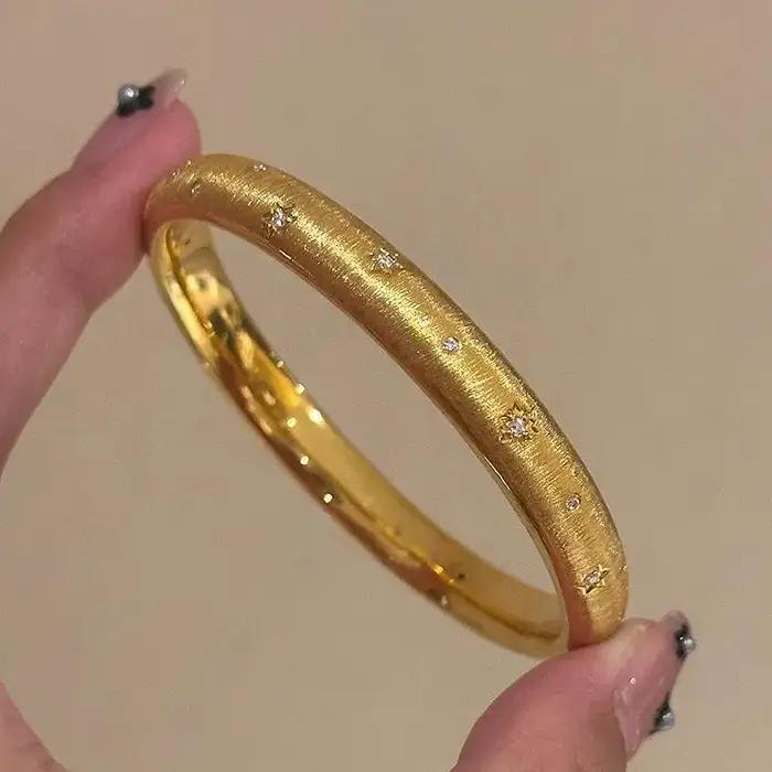 Bracelet de luxe pour femmes en plaquée or incrusté de zirconium et cristal, style vintage étoile pour occasions spéciales et anniversaires