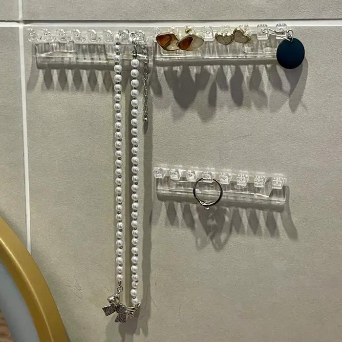 Présentoir mural anti-emmêlement pour bijoux à suspendre sur porte d'armoire à miroir élégant pour rangement de colliers bracelets et clous d'oreille