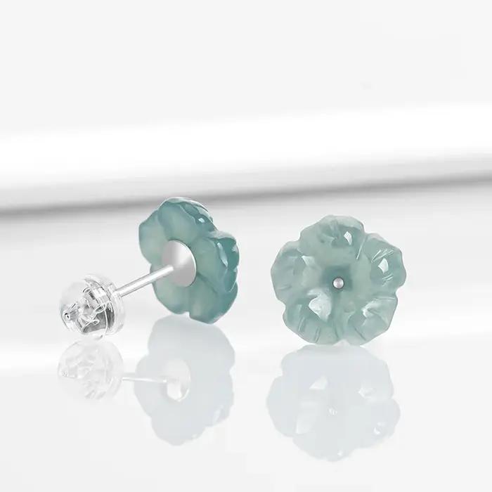 Boucles d'oreilles Blue Peach Blossom en jade bleu naturel avec pétales de jade S925 pour femmes occasions spéciales étincelantes elegance subtile