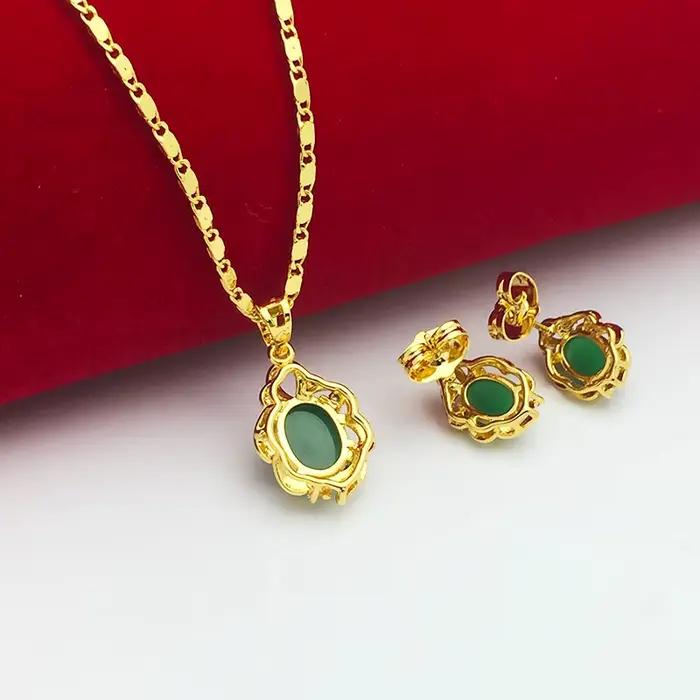 Ensemble de bijoux avec pendentif émeraude plaqué or 24 carats