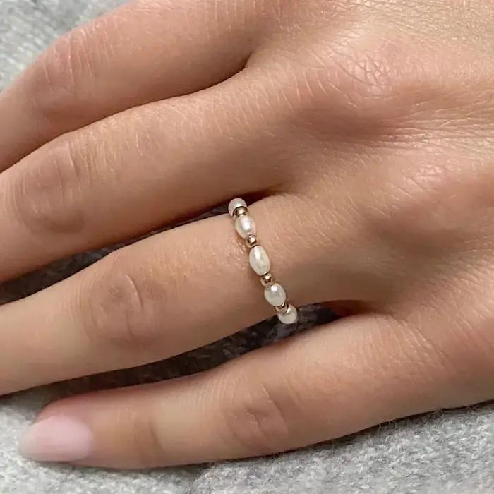 Bague de perles d'eau douce en perles de grenat