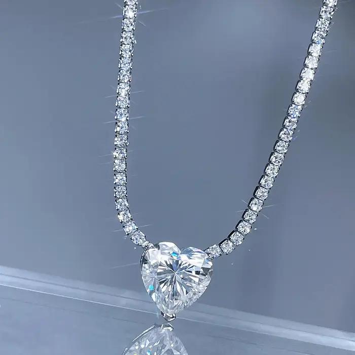 Collier en argent sterling 925 avec pendentif cœur en moissanite 6 carats pour femmes, bijou classique pour anniversaires et autres occasions spéciales
