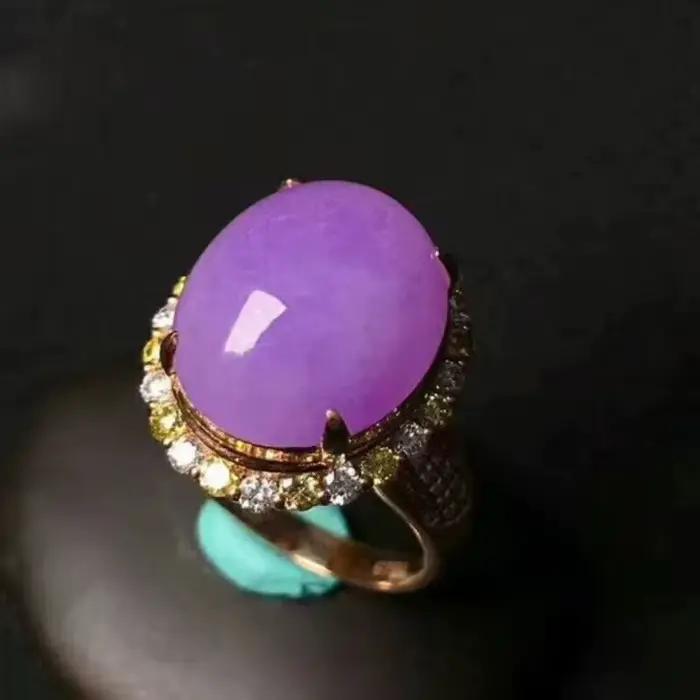 Bague en argent incrustée de calcédoine violette classique pour femmes occasions spéciales soirée festive elegance