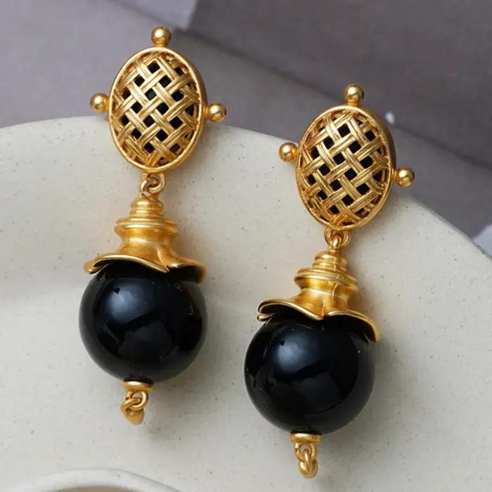 Boucles d'oreilles en pierre noire style vintage pour femmes occasions spéciales élégantes à offrir bijoux rétro