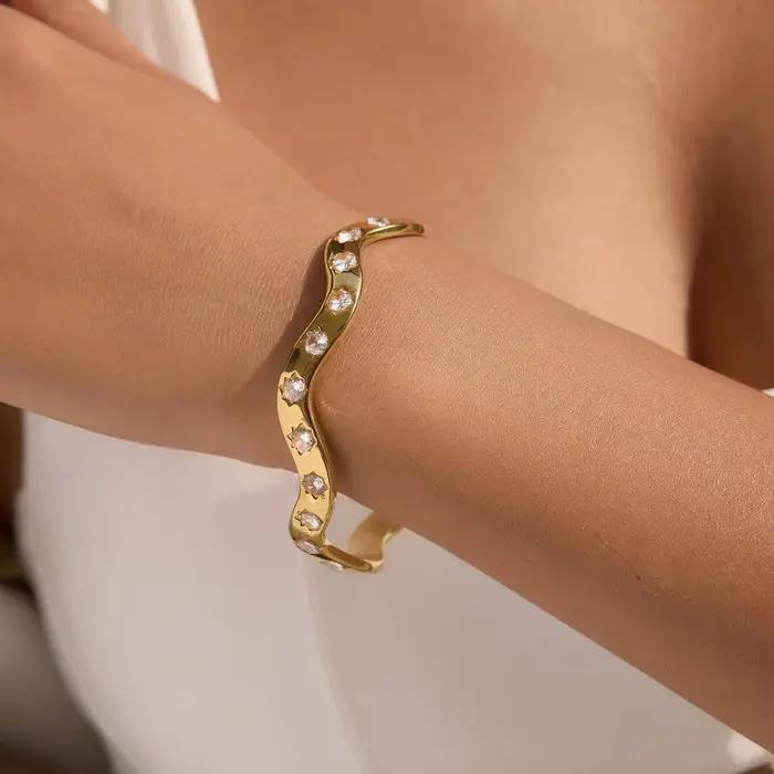 Uworld – Bracelet classique à courbes ondulées avec zircon rond blanc