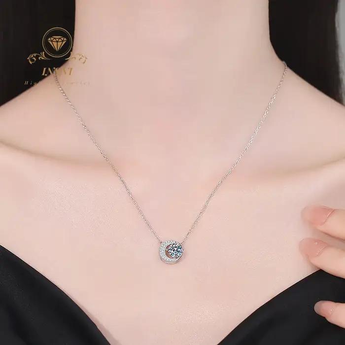 Collier étoile et lune en argent sterling sertie de moissanite 1 carat élégant et luxueux pour femmes occasions spéciales