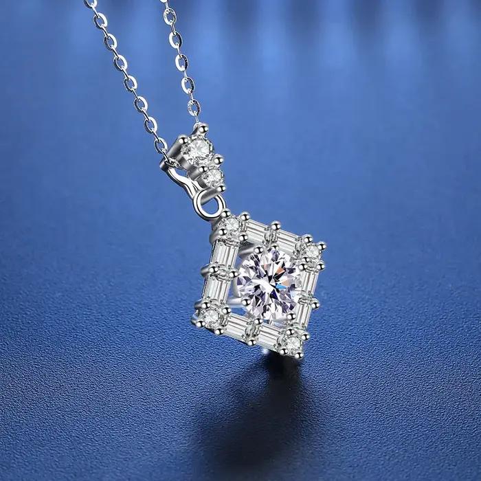 Collier de moissanite pour femme en argent sterling 925, pendentif carré élégant, bijoux fins de luxe, cadeau pour anniversaire
