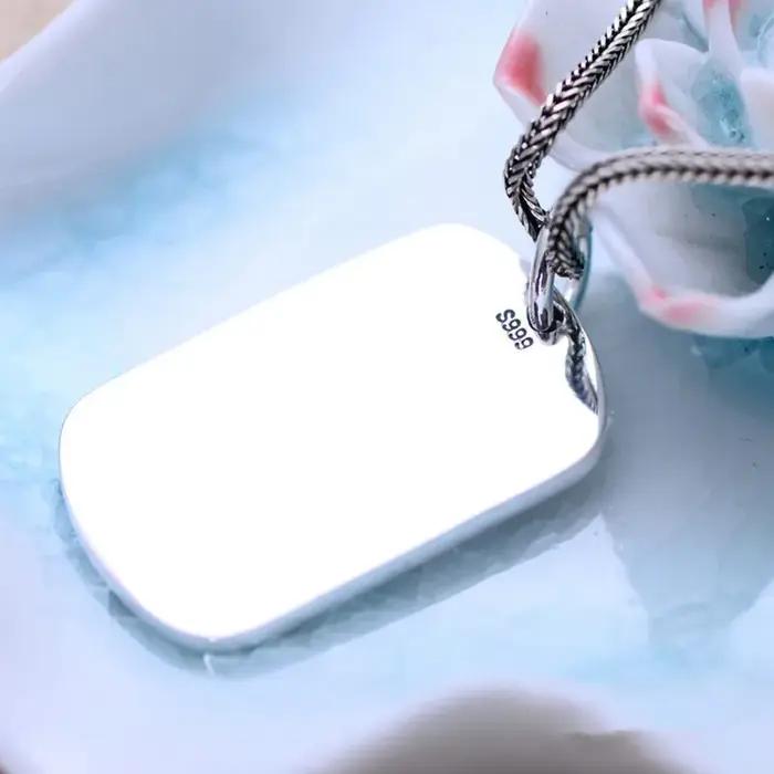 Collier en argent sterling 925 avec pendentif géométrique pour homme style rock punk soirée晚会结束后,请您告诉我这份指示的具体内容解释,不要包含HTML代码。