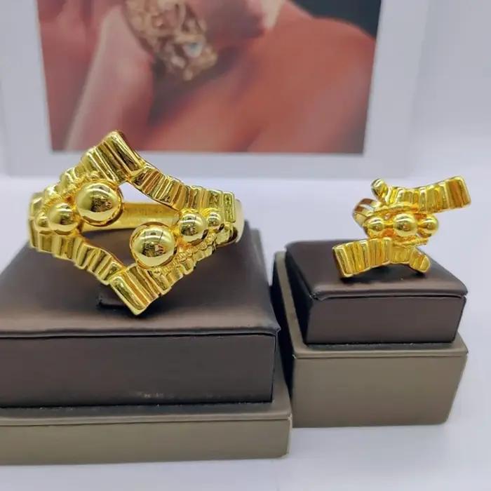 Ensemble de bijoux en or 18 carats pour femmes