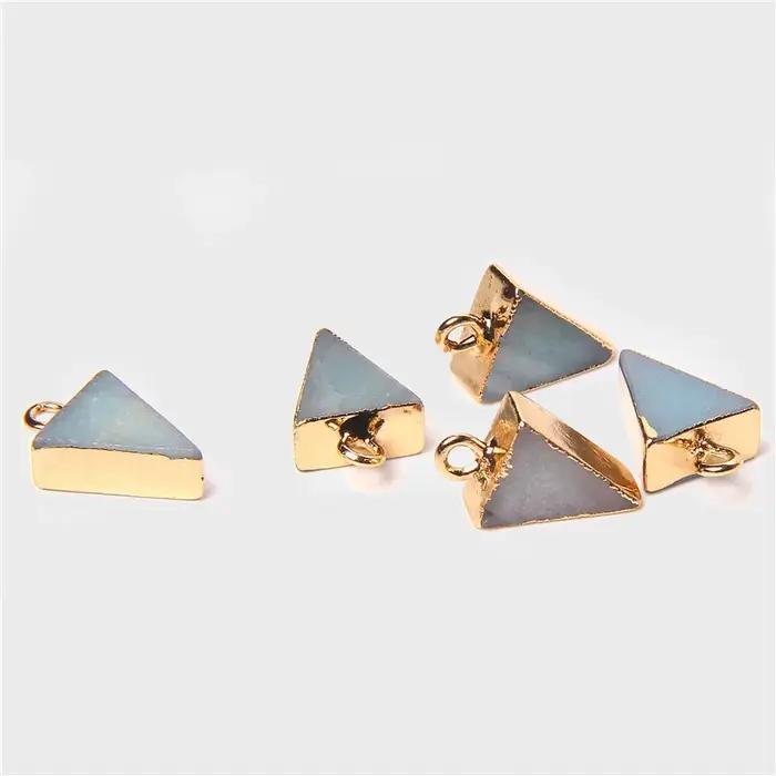 Collier en pierre d'amazonite naturelle pendentif triangle en cristal pour femmes et hommes pour diverses occasions spéciales et cadeaux