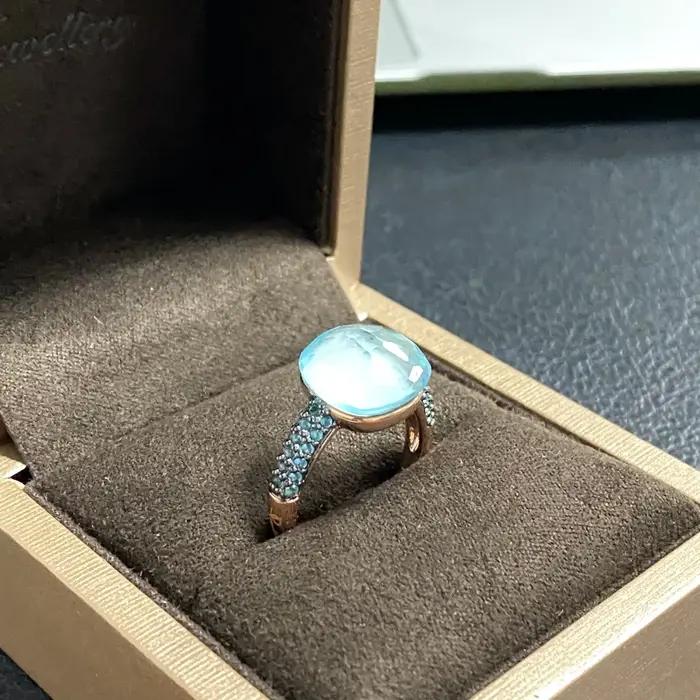 Bague en topaze bleue incrustée de zircon noir avec placage noir