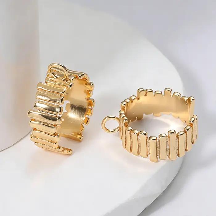 1 pièce Bagues plaquées or 18 carats avec apprêts en boucle