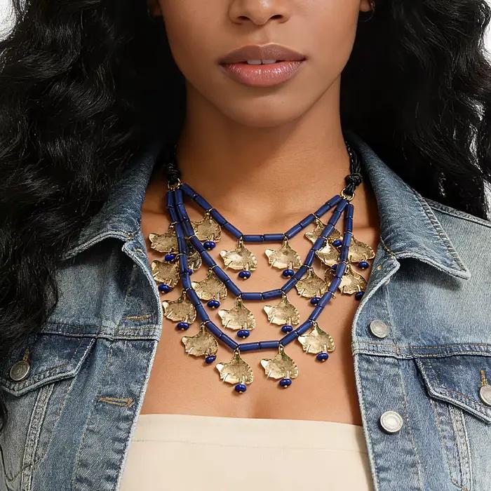 Collier pendentif feuille de Ginkgo bicolore résine martelée à la main bohème chic pour femmes occasions spéciales voyage brunch casual gatherings festival looks