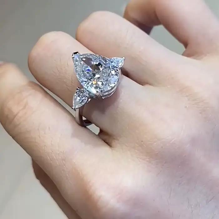 Bague de fiançailles LinkerLove en argent S925 avec 3 pierres en moissanite taille poire 6 carats