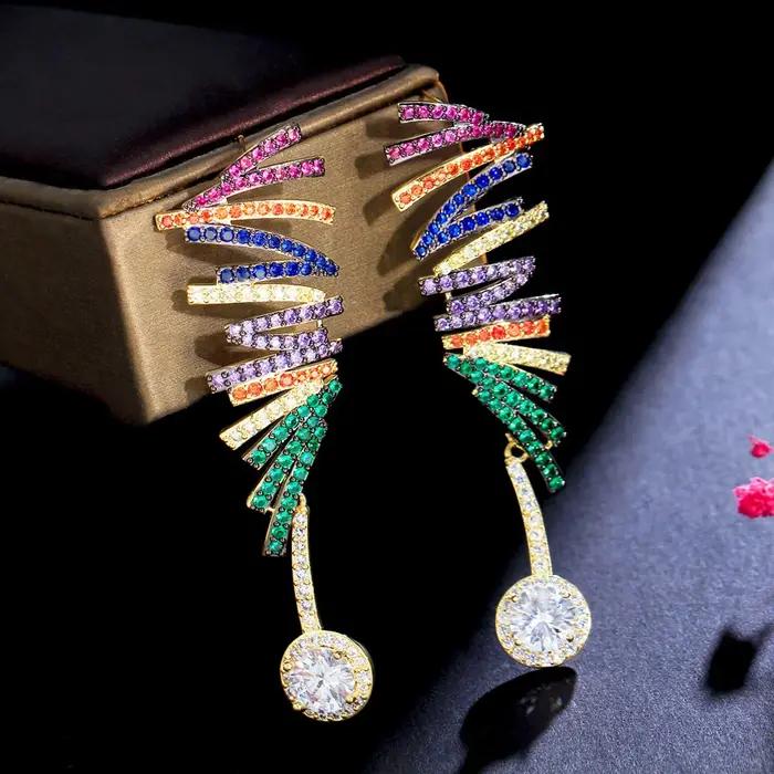 Pera décoratif longues lignes ondulées multicolores CZ pierre balancent ovale boucle d'oreille pour les femmes mode mariage dîner fête bijoux E056