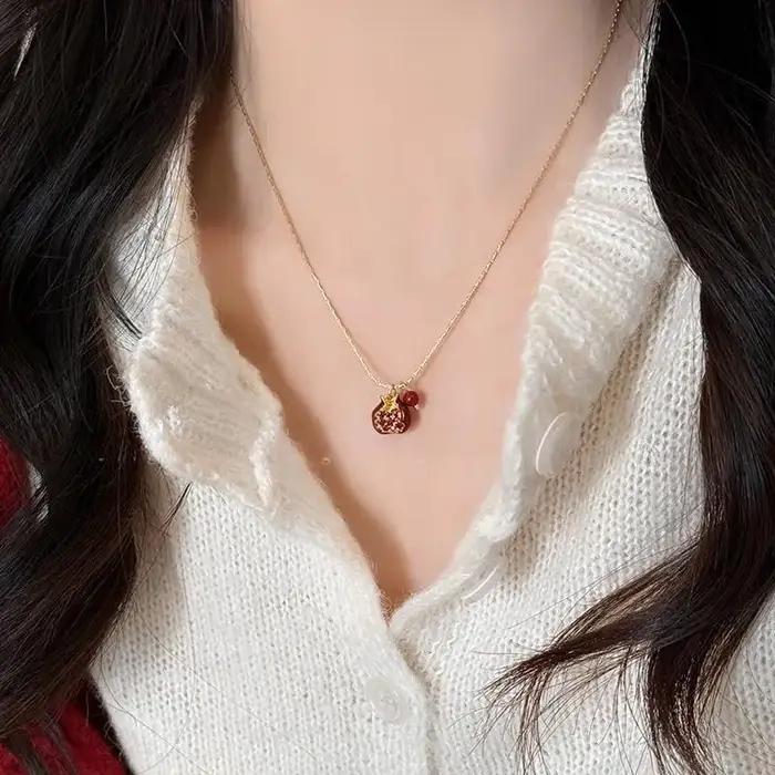 Collier pendentif grenade rouge femme style classique chaîne de clavicule tracker d'humeur occasion party bijoux cadeau de fête