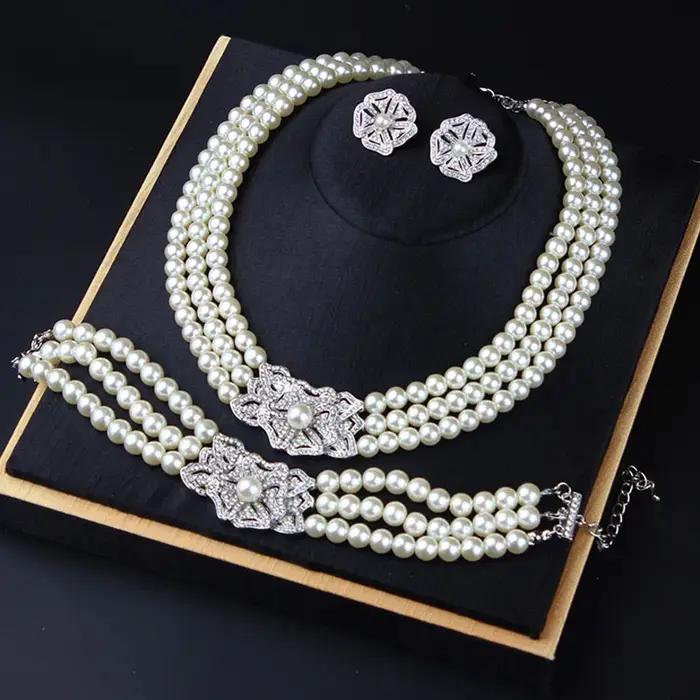 Ensemble collier, boucles d'oreilles et bracelet de mariée de style français - accessoire polyvalent et élégant pour